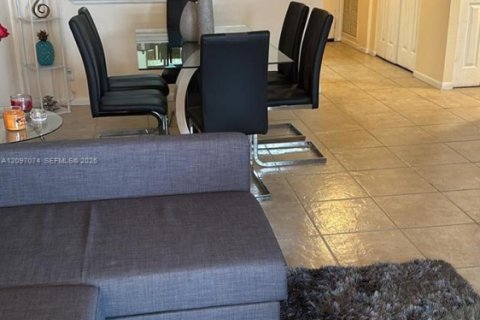 Condo in West Palm Beach, Florida, 1 bedroom № 2389646 - photo 7