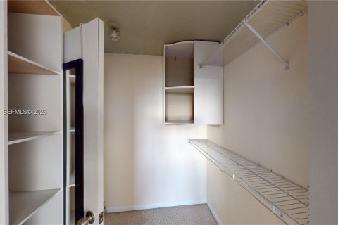 Condo in West Palm Beach, Florida, 1 bedroom № 2389646 - photo 19