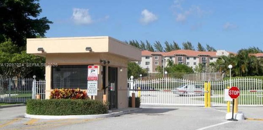 Condo in West Palm Beach, Florida, 1 bedroom № 2389646
