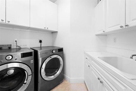 Купить виллу или дом в Майами-Бич, Флорида 5 спален, 366.13м2, № 1996831 - фото 25