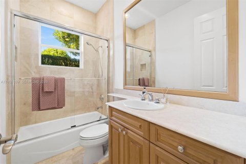 Купить виллу или дом в Майами-Бич, Флорида 5 спален, 366.13м2, № 1996831 - фото 21