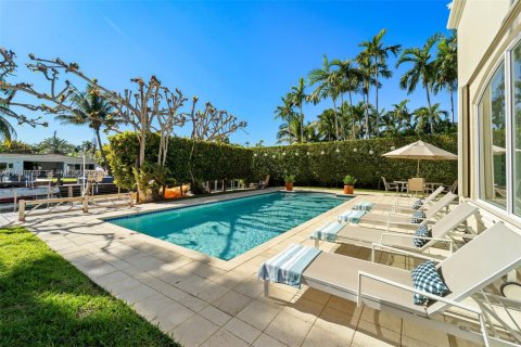 Купить виллу или дом в Майами-Бич, Флорида 5 спален, 366.13м2, № 1996831 - фото 30