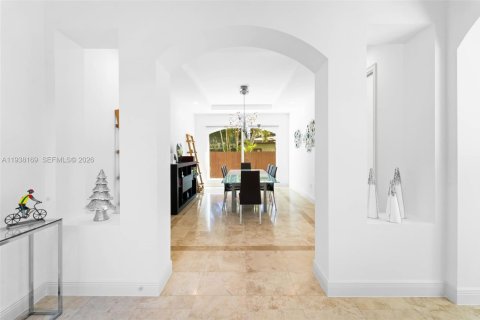 Купить виллу или дом в Майами-Бич, Флорида 5 спален, 366.13м2, № 1996831 - фото 11