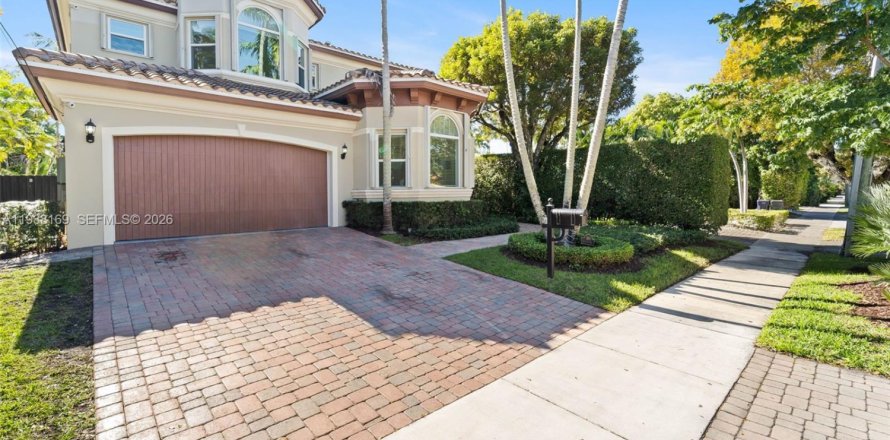 Дом в Майами-Бич, Флорида 5 спален, 366.13м2 № 1996831