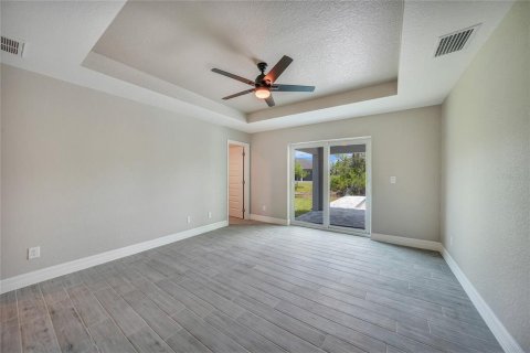 House in Port Charlotte, Florida 3 bedrooms, 148.64 sq.m. № 1675257 - photo 14