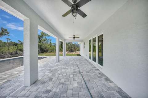 House in Port Charlotte, Florida 3 bedrooms, 148.64 sq.m. № 1675257 - photo 27