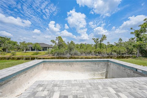 House in Port Charlotte, Florida 3 bedrooms, 148.64 sq.m. № 1675257 - photo 29