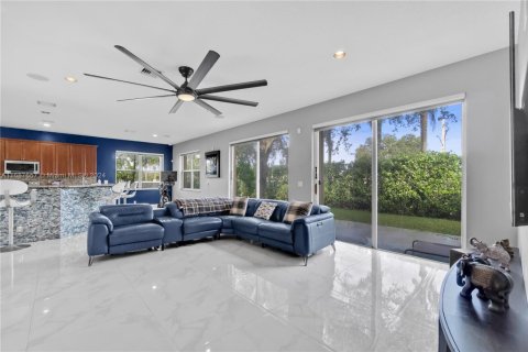 House in Davie, Florida 5 bedrooms, 332.78 sq.m. № 1860979 - photo 11