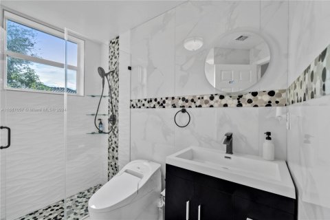 House in Davie, Florida 5 bedrooms, 332.78 sq.m. № 1860979 - photo 24