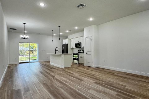 Casa en venta en Citrus Springs, Florida, 4 dormitorios, 143.81 m2 № 1724514 - foto 3