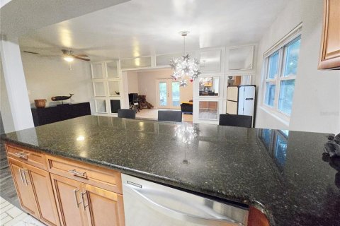 House in Orlando, Florida 3 bedrooms, 141.03 sq.m. № 1795752 - photo 9