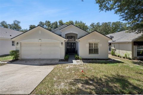 House in Apopka, Florida 3 bedrooms, 129.6 sq.m. № 2208824
