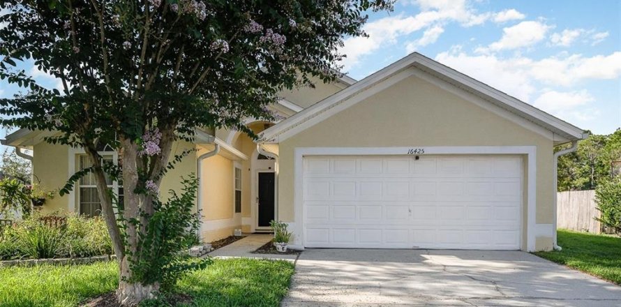 House in Clermont, Florida 4 bedrooms, 157.84 sq.m. № 2224812