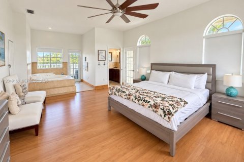 Villa ou maison à vendre à Miami Springs, Floride: 7 chambres, 340.3 m2 № 2241724 - photo 30