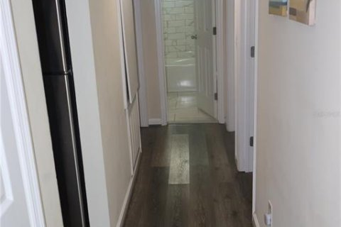 Villa ou maison à louer à Tampa, Floride: 3 chambres, 102.19 m2 № 2410273 - photo 7