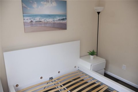 Villa ou maison à louer à Tampa, Floride: 3 chambres, 102.19 m2 № 2410273 - photo 11