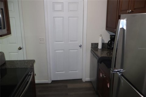 Villa ou maison à louer à Tampa, Floride: 3 chambres, 102.19 m2 № 2410273 - photo 8