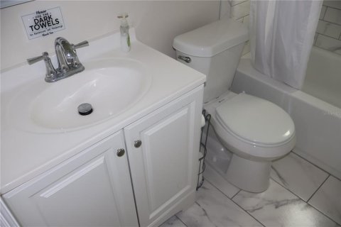 Villa ou maison à louer à Tampa, Floride: 3 chambres, 102.19 m2 № 2410273 - photo 14
