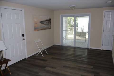 Villa ou maison à louer à Tampa, Floride: 3 chambres, 102.19 m2 № 2410273 - photo 4