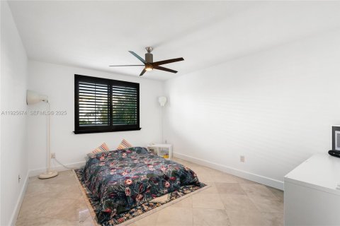 Condominio en venta en Miami Beach, Florida, 1 dormitorio, 76.74 m2 № 2035014 - foto 16