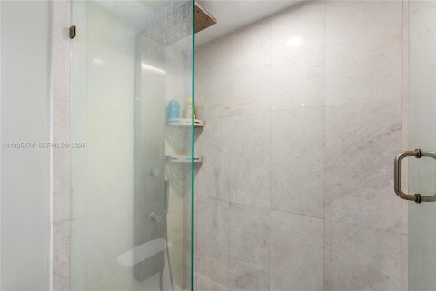 Condominio en venta en Miami Beach, Florida, 1 dormitorio, 76.74 m2 № 2035014 - foto 22