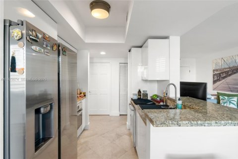 Condominio en venta en Miami Beach, Florida, 1 dormitorio, 76.74 m2 № 2035014 - foto 10