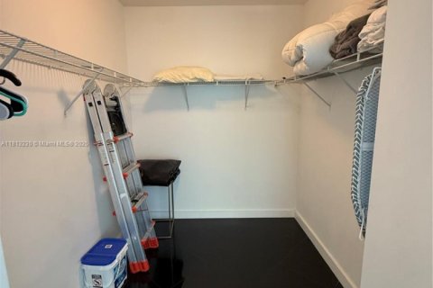 Copropriété à louer à Miami, Floride: 2 chambres, 119.75 m2 № 1760893 - photo 18