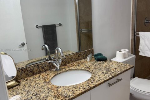 Copropriété à louer à Miami, Floride: 2 chambres, 119.75 m2 № 1760893 - photo 12