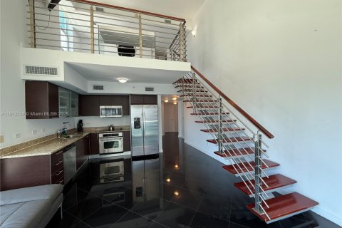 Copropriété à louer à Miami, Floride: 2 chambres, 119.75 m2 № 1760893 - photo 1