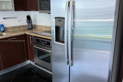 Copropriété à louer à Miami, Floride: 2 chambres, 119.75 m2 № 1760893 - photo 5
