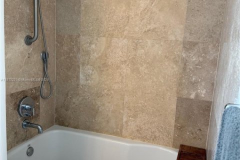 Copropriété à louer à Miami, Floride: 2 chambres, 119.75 m2 № 1760893 - photo 20