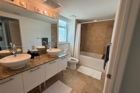 Copropriété à louer à Miami, Floride: 2 chambres, 119.75 m2 № 1760893 - photo 19