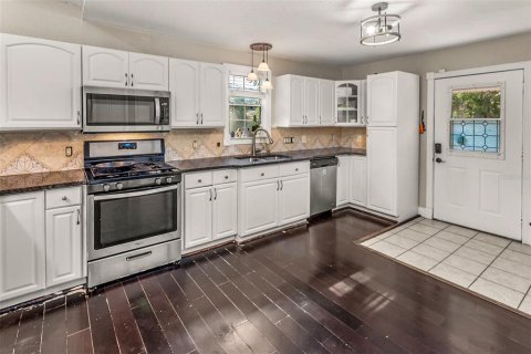 House in Lakeland, Florida 3 bedrooms, 152.36 sq.m. № 1687952 - photo 6