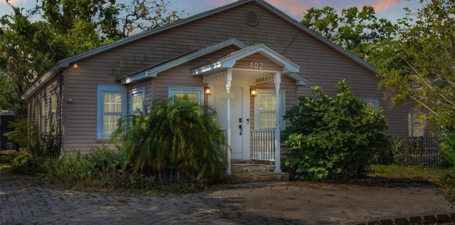 House in Lakeland, Florida 3 bedrooms, 152.36 sq.m. № 1687952