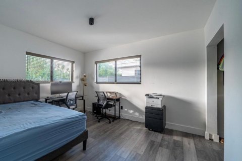 Casa en venta en Miami, Florida, 4 dormitorios, 255.57 m2 № 1869997 - foto 21