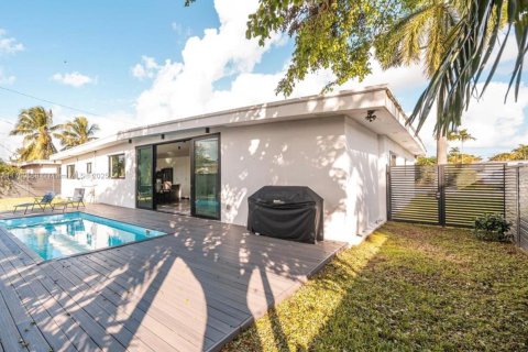 Casa en venta en Miami, Florida, 4 dormitorios, 255.57 m2 № 1869997 - foto 30