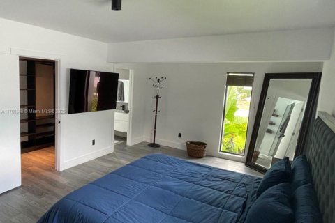 Casa en venta en Miami, Florida, 4 dormitorios, 255.57 m2 № 1869997 - foto 17