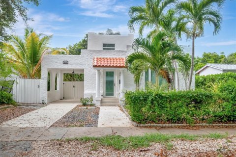 House in El Portal, Florida 3 bedrooms, 191.47 sq.m. № 1762424 - photo 2