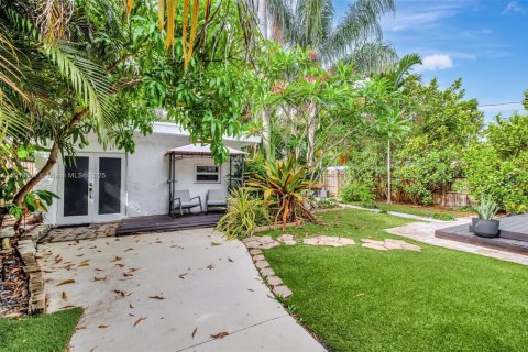 House in El Portal, Florida 3 bedrooms, 191.47 sq.m. № 1762424 - photo 21
