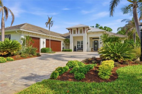 House in Bradenton, Florida 3 bedrooms, 260.13 sq.m. № 2113407