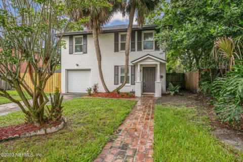 House in Jacksonville, Florida 3 bedrooms, 161.65 sq.m. № 769692 - photo 1