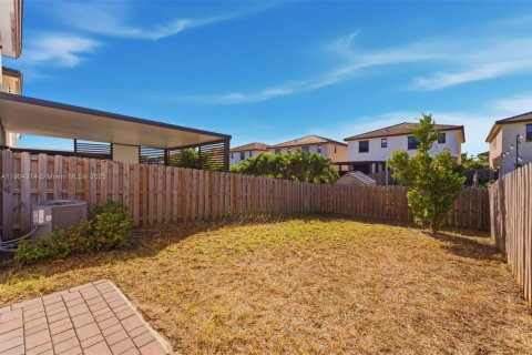 Townhouse in Homestead, Florida 3 bedrooms, 140.65 sq.m. № 1956607 - photo 30