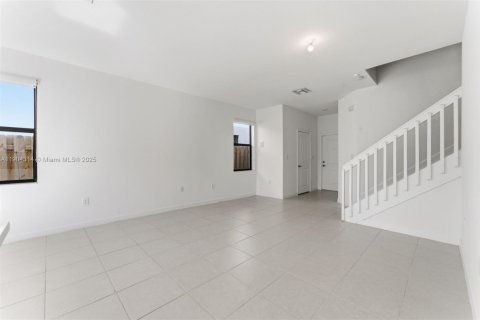 Townhouse in Homestead, Florida 3 bedrooms, 140.65 sq.m. № 1956607 - photo 13