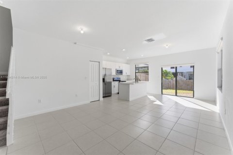 Townhouse in Homestead, Florida 3 bedrooms, 140.65 sq.m. № 1956607 - photo 6