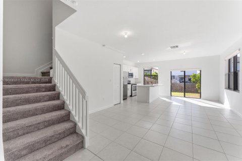 Townhouse in Homestead, Florida 3 bedrooms, 140.65 sq.m. № 1956607 - photo 14