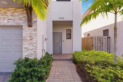 Townhouse in Homestead, Florida 3 bedrooms, 140.65 sq.m. № 1956607 - photo 2