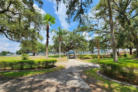 Terreno en venta en Zephyrhills, Florida № 1881216 - foto 25