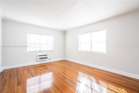 Снять в аренду квартиру в Майами-Бич, Флорида 2 спальни, 103.49м2, № 1972946 - фото 4