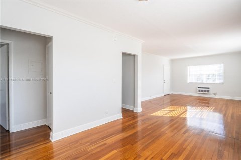 Снять в аренду квартиру в Майами-Бич, Флорида 2 спальни, 103.49м2, № 1972946 - фото 5