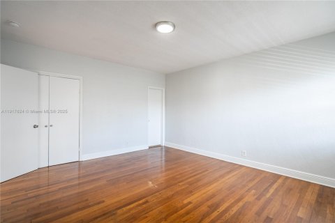 Снять в аренду квартиру в Майами-Бич, Флорида 2 спальни, 103.49м2, № 1972946 - фото 10